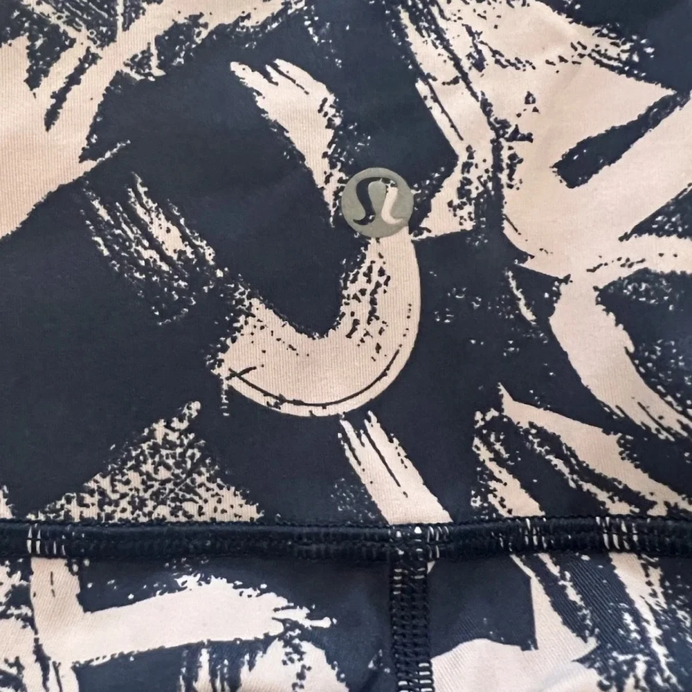 Lululemon Wunder Under High Rise Tight Graffiti Pop Antoinette True Navy Size 4 - Picture 5 of 8